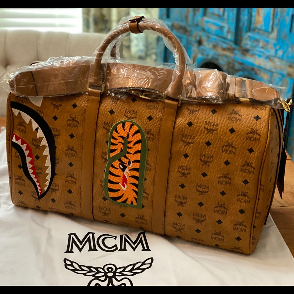 VERY RARE!! Bape x MCM Duffle - Picture 2 of 8
